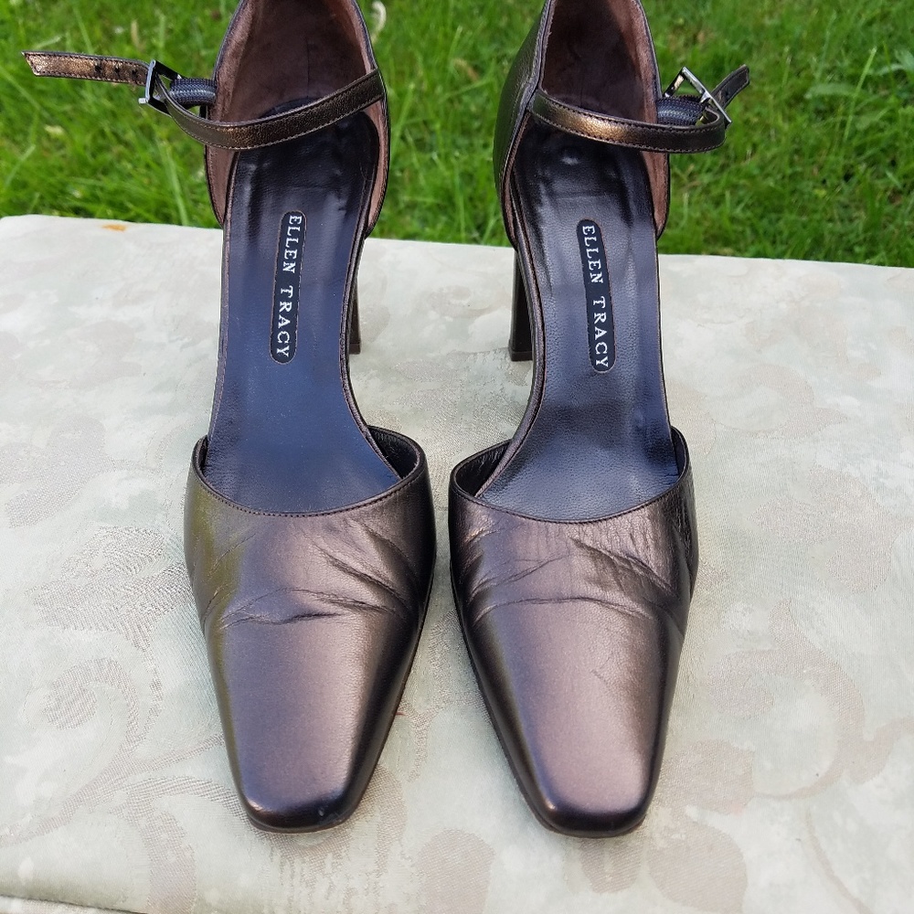 Ellen Tracy Veda Bronzo Metal 8.5 B